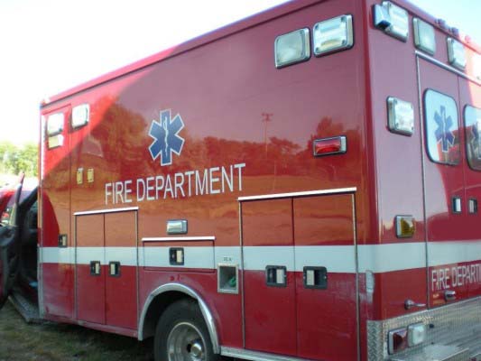 2000 Ford F-350 XLT Ambulance - Image 2