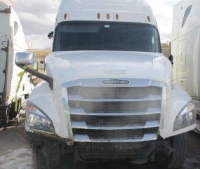 2020 Freightliner Cascadia - Image 2