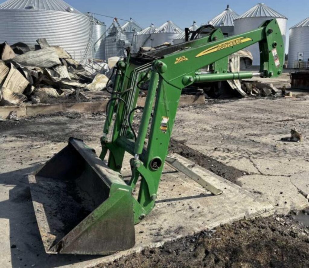 [Auction]: John Deere 563 Loader | Iowa | damaged | CAG