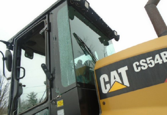 2015 Caterpillar CS54B Vibratory Soil Compactor - Image 10