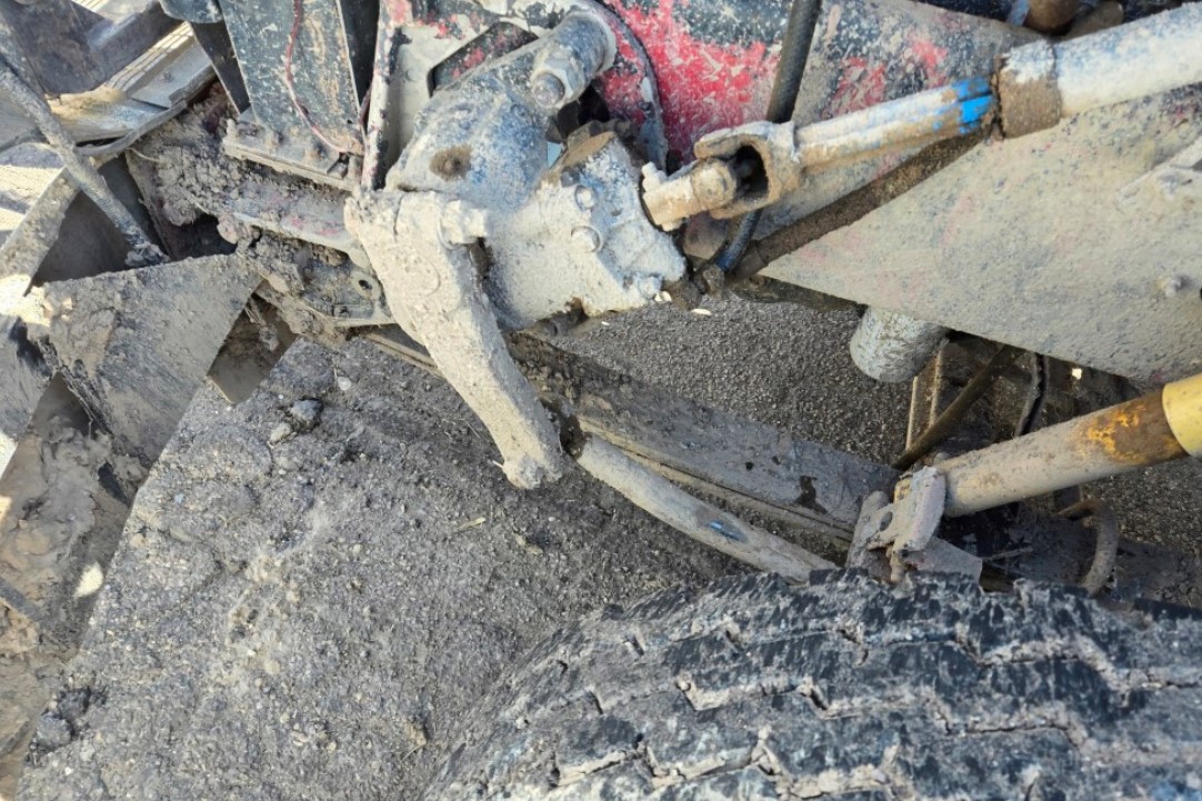 2002 Peterbilt 379 Water Truck - Image 12