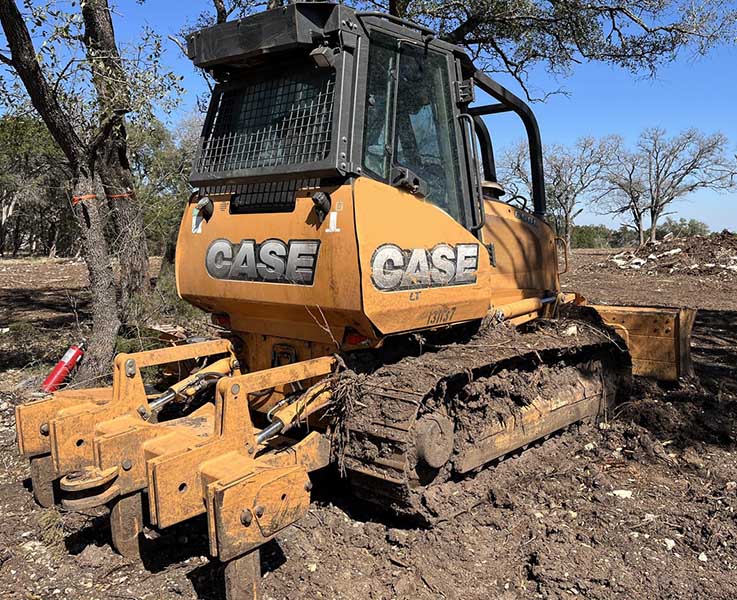 2013 Case 650L Dozer - Image 2