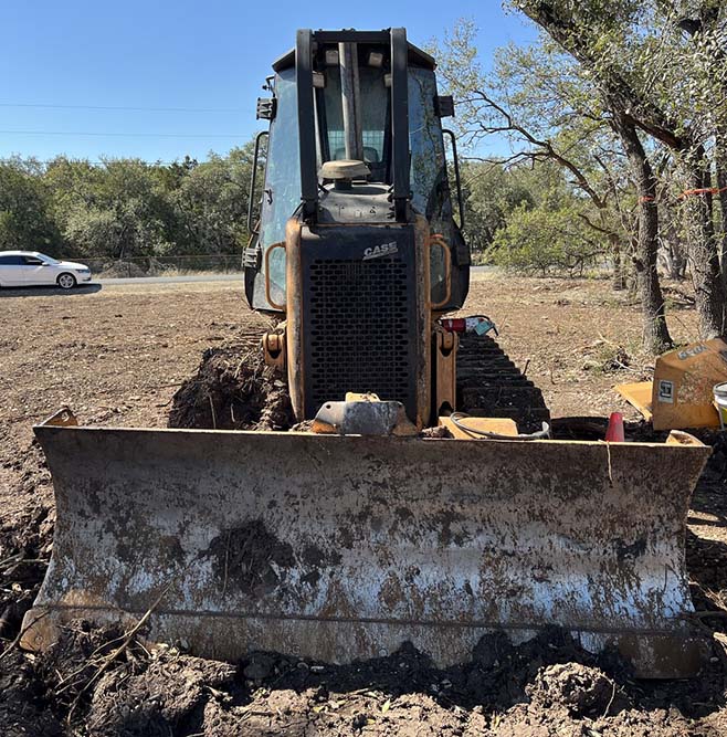 2013 Case 650L Dozer - Image 3