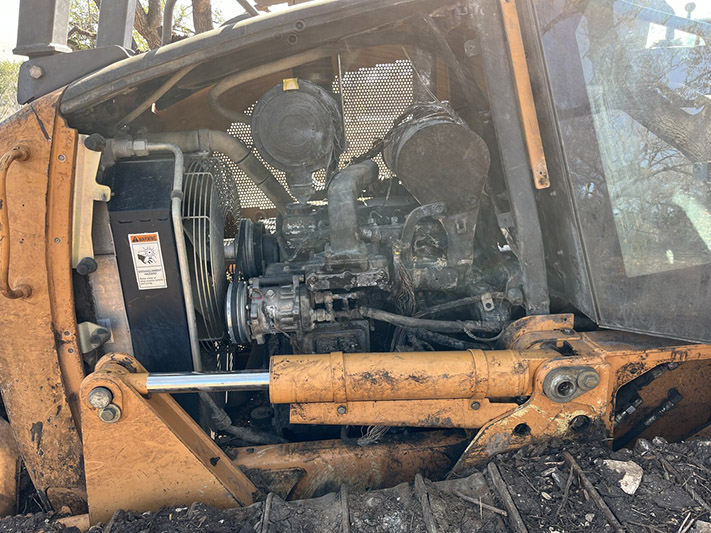 2013 Case 650L Dozer - Image 6