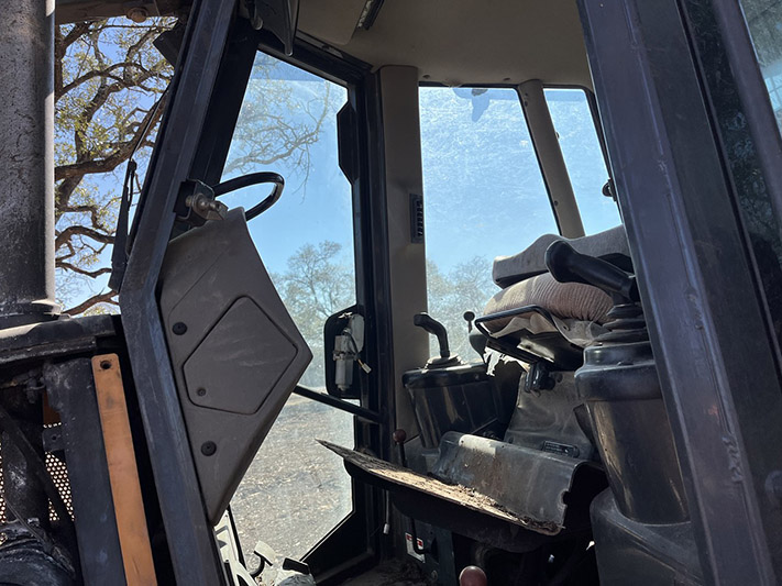 2013 Case 650L Dozer - Image 7