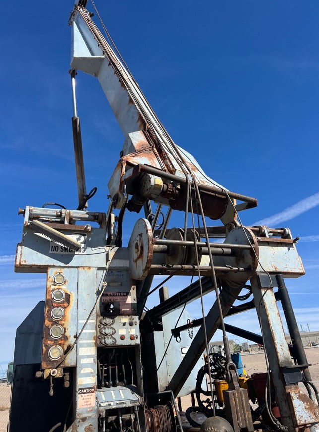 2004 Peterbilt 330 w/ 2000 Pulstar P3800 Pump Hoist - Image 12