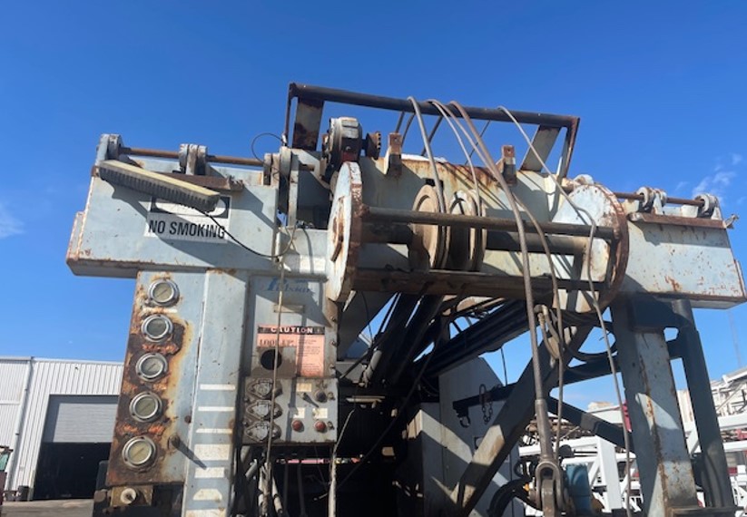 2004 Peterbilt 330 w/ 2000 Pulstar P3800 Pump Hoist - Image 16