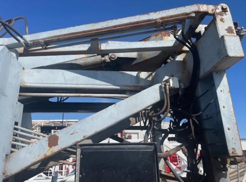 2004 Peterbilt 330 w/ 2000 Pulstar P3800 Pump Hoist - Image 17