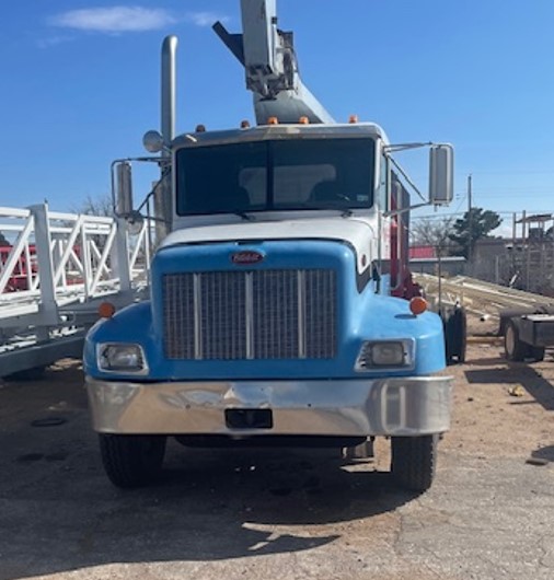 2004 Peterbilt 330 w/ 2000 Pulstar P3800 Pump Hoist - Image 2