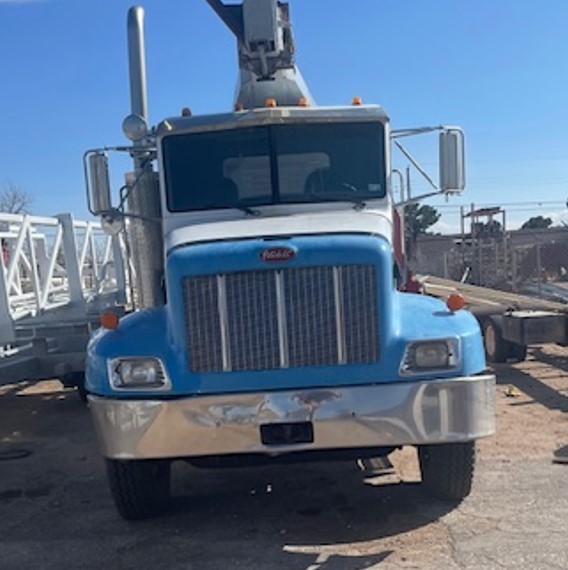 2004 Peterbilt 330 w/ 2000 Pulstar P3800 Pump Hoist - Image 3