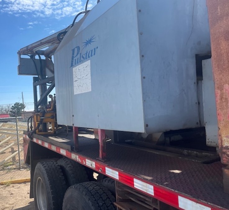 2004 Peterbilt 330 w/ 2000 Pulstar P3800 Pump Hoist - Image 7