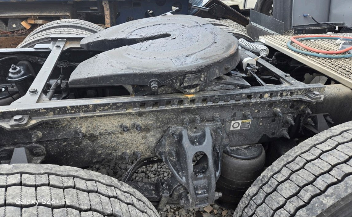 2024 Peterbilt 579 EPIQ - Image 9