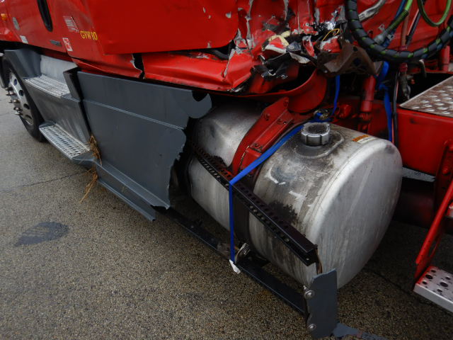 2016 Freightliner Cascadia - Image 6