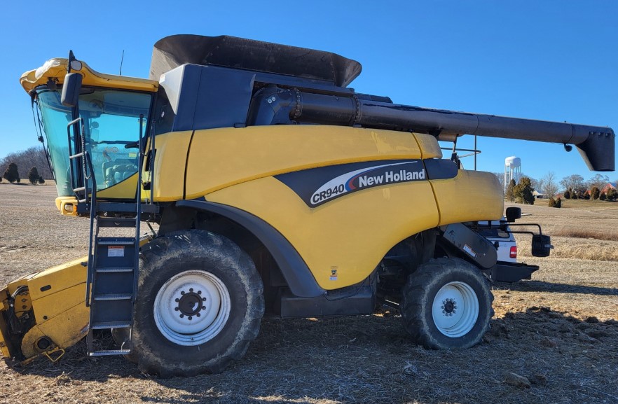 New Holland CR940 Combine - Image 5