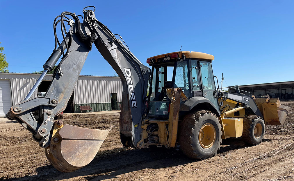 2010 John Deere 710J Backhoe - Image 2