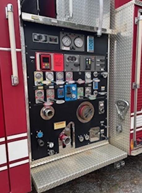 2006 Pierce Custom Contender Fire Truck - Image 22