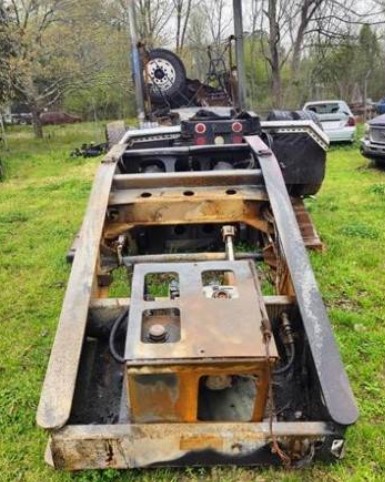 2000 Fontaine Tri-Axle Lowboy - Image 3