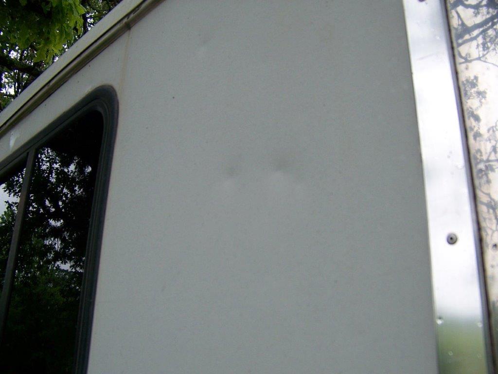 2004 Bison Alumasport Horse Trailer - Image 10