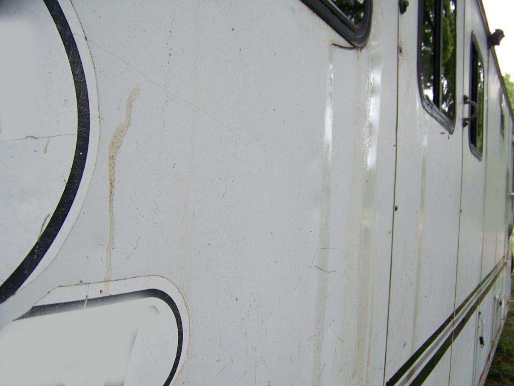 2004 Bison Alumasport Horse Trailer - Image 15