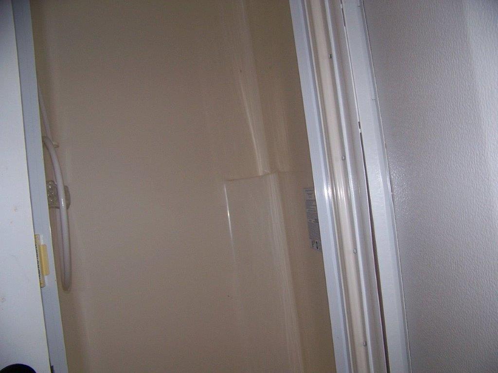 2004 Bison Alumasport Horse Trailer - Image 30