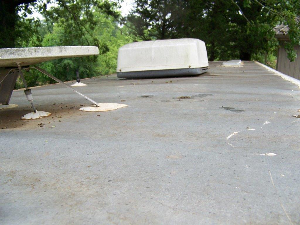 2004 Bison Alumasport Horse Trailer - Image 33