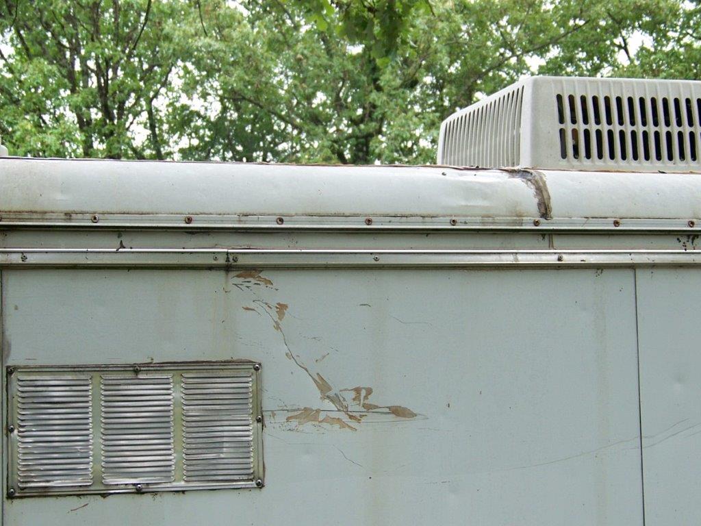 2004 Bison Alumasport Horse Trailer - Image 34