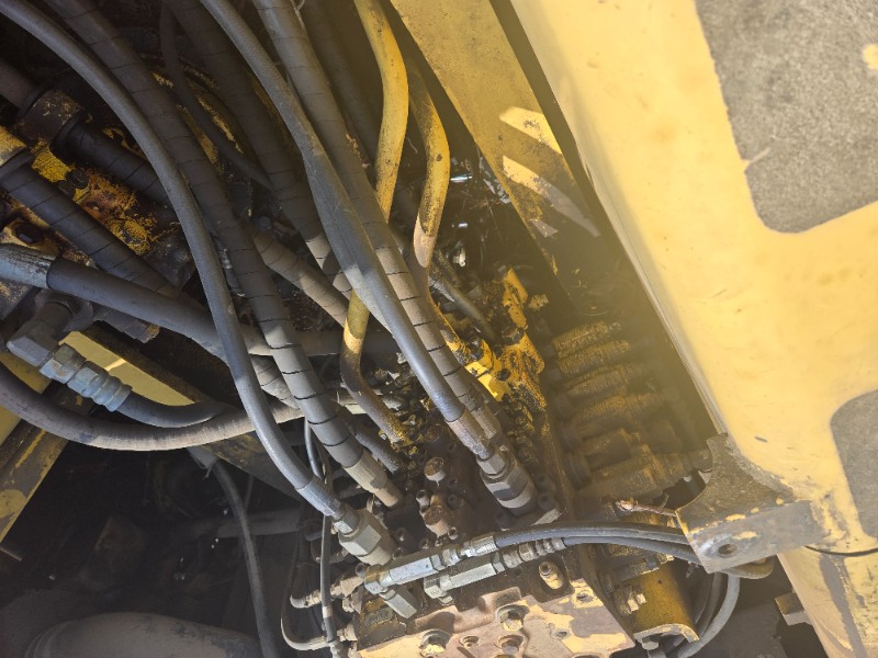 2004 Komatsu PC200LC Excavator - Image 12