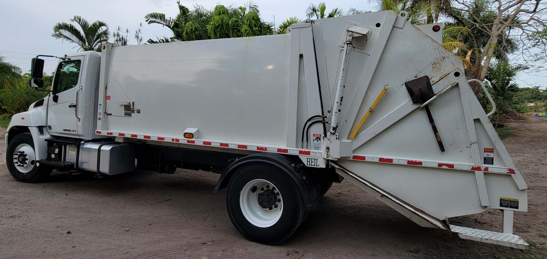 2020 Hino 268A Garbage Truck - Image 5