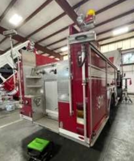 2006 Pierce Custom Contender Fire Truck - Image 15