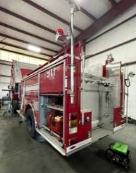 2006 Pierce Custom Contender Fire Truck - Image 16