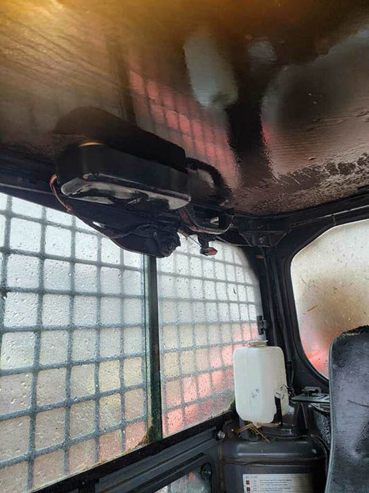 2017 Kubota SVL95-2S Skid Steer - Image 10