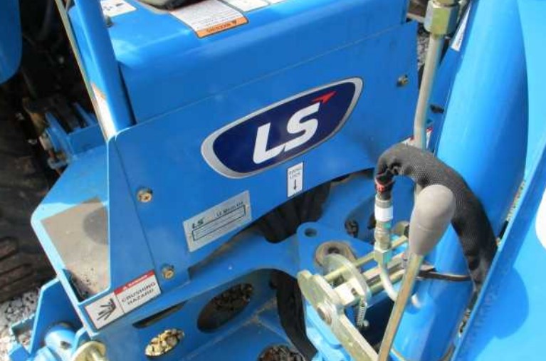 2018 LS MT125 Tractor - Image 3