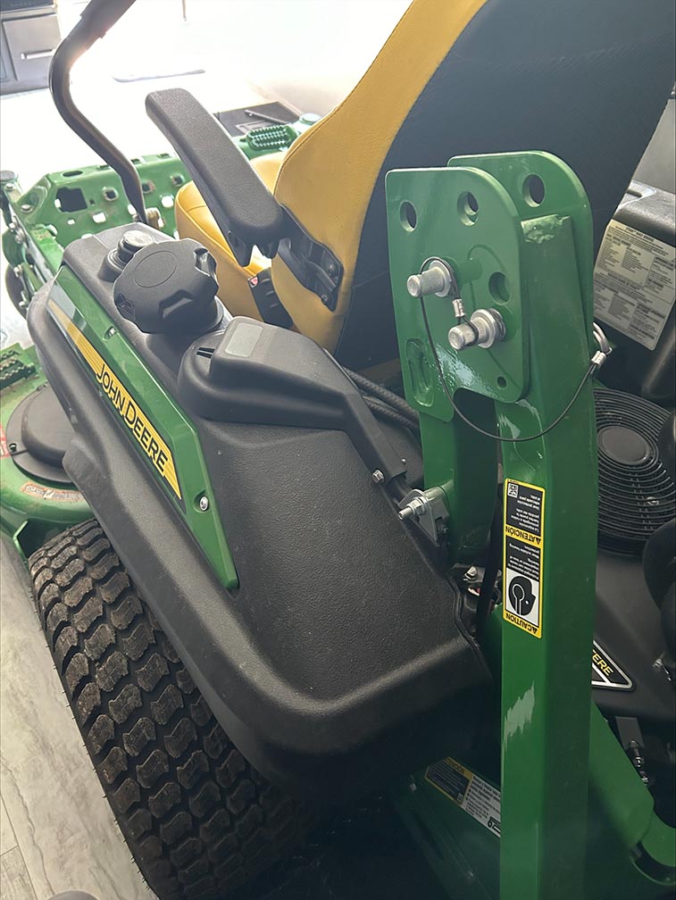 2020 John Deere Z950M Mower - Image 3