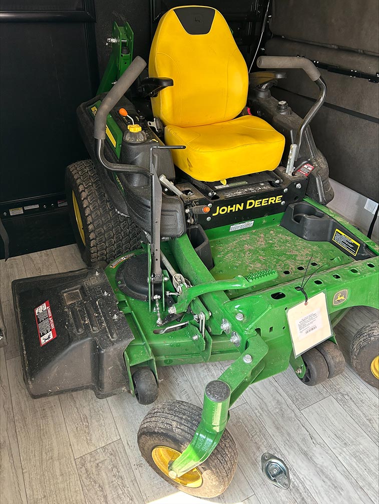 2020 John Deere Z950M Mower - Image 4