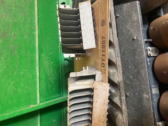 2015 Terragator 8300B Dry Fertilizer Spreader - Image 15