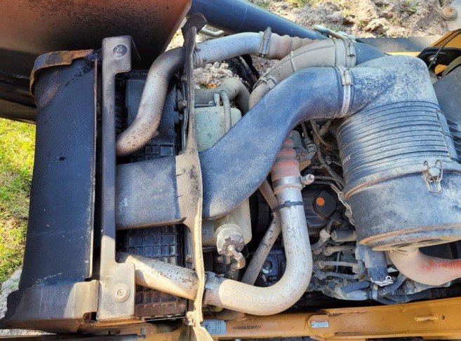 2013 Case 580N Backhoe - Image 12