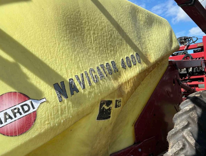 2024 Hardi Navigator 4000 Pull Sprayer - Image 2