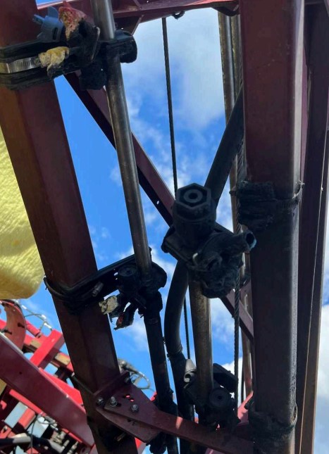 2024 Hardi Navigator 4000 Pull Sprayer - Image 4