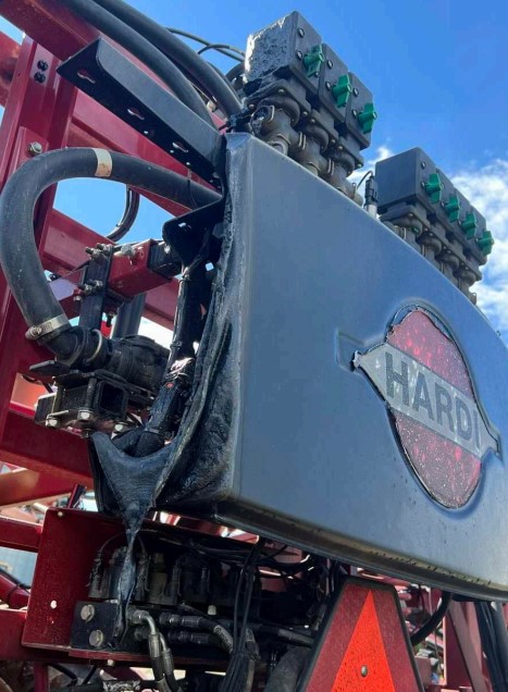 2024 Hardi Navigator 4000 Pull Sprayer - Image 8