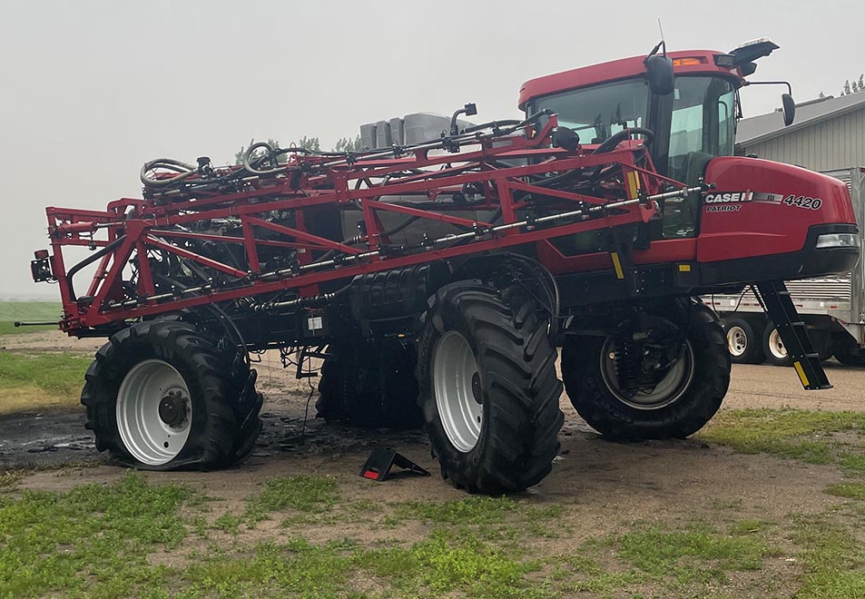 2009 Case IH 4420 Sprayer - Image 4