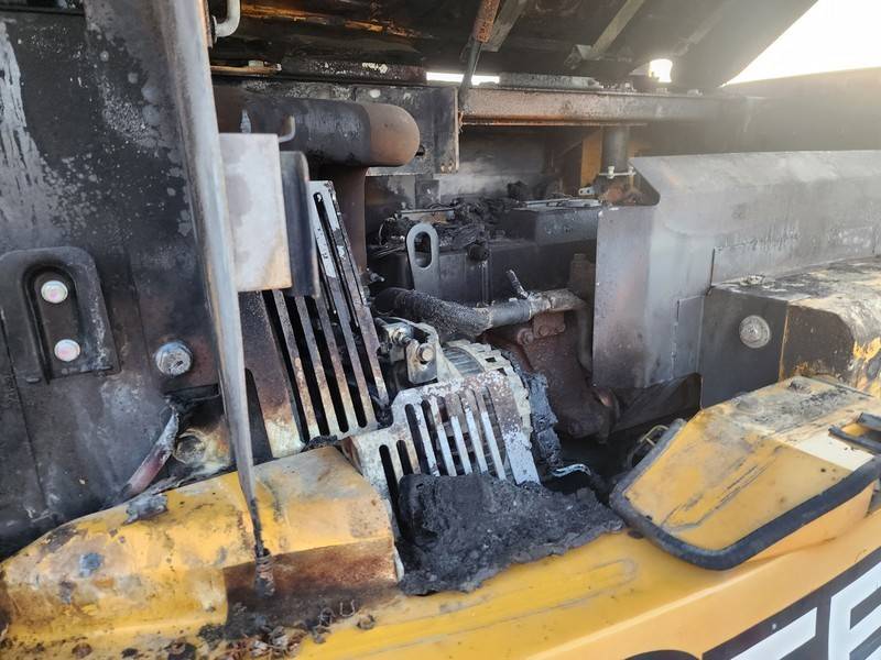 2015 John Deere 85G Excavator - Image 12