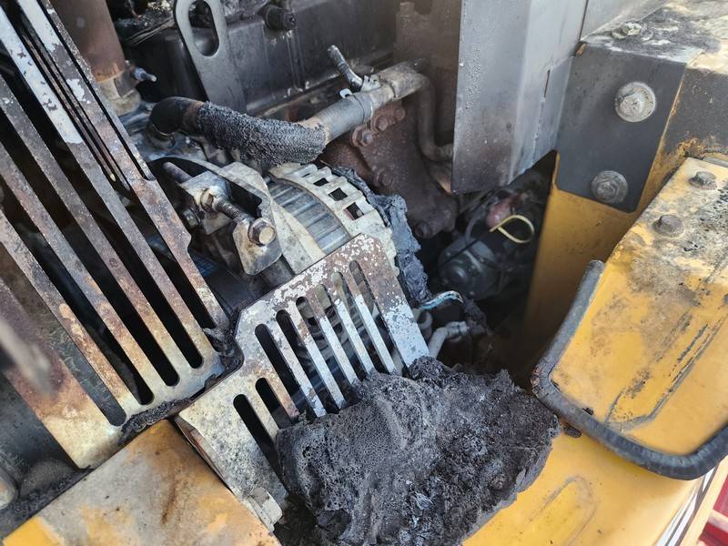 2015 John Deere 85G Excavator - Image 16