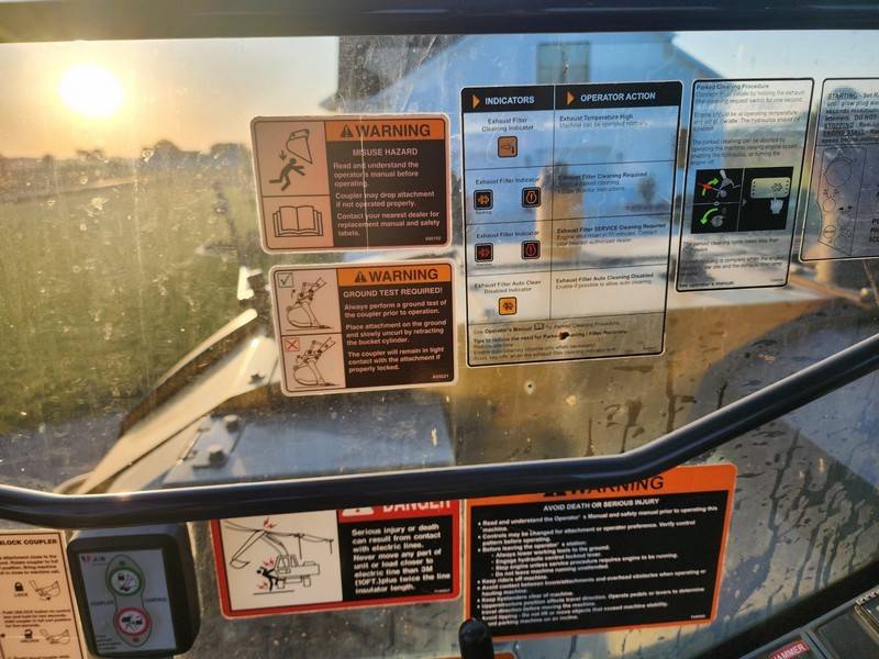 2015 John Deere 85G Excavator - Image 26