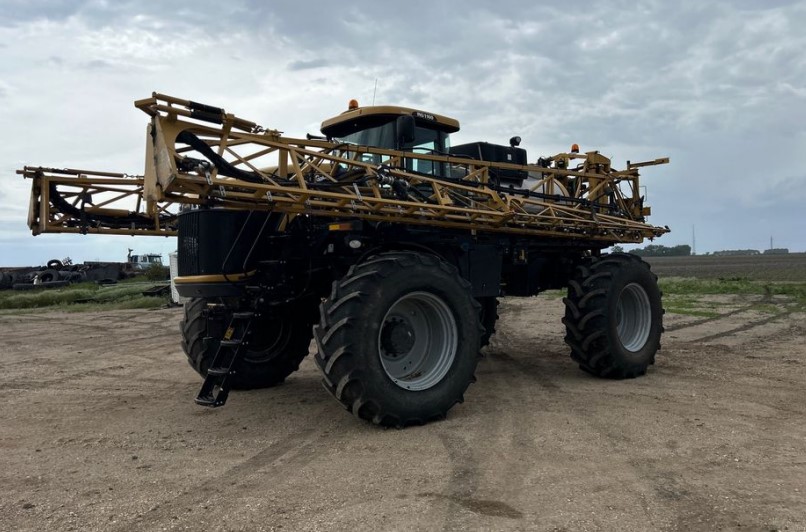 2014 Rogator RG1100 T120 Sprayer