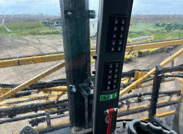 2014 Rogator RG1100 T120 Sprayer - Image 10