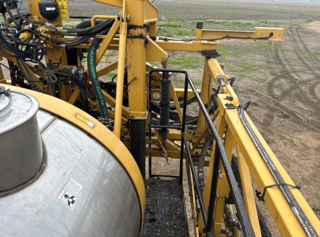 2014 Rogator RG1100 T120 Sprayer - Image 18