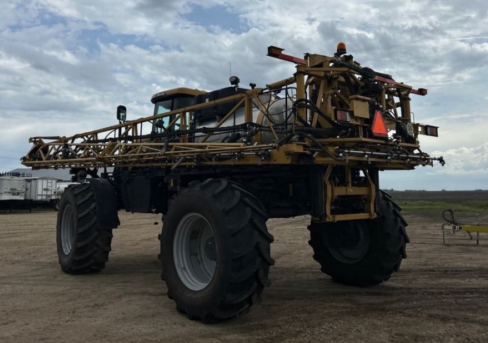 2014 Rogator RG1100 T120 Sprayer - Image 3