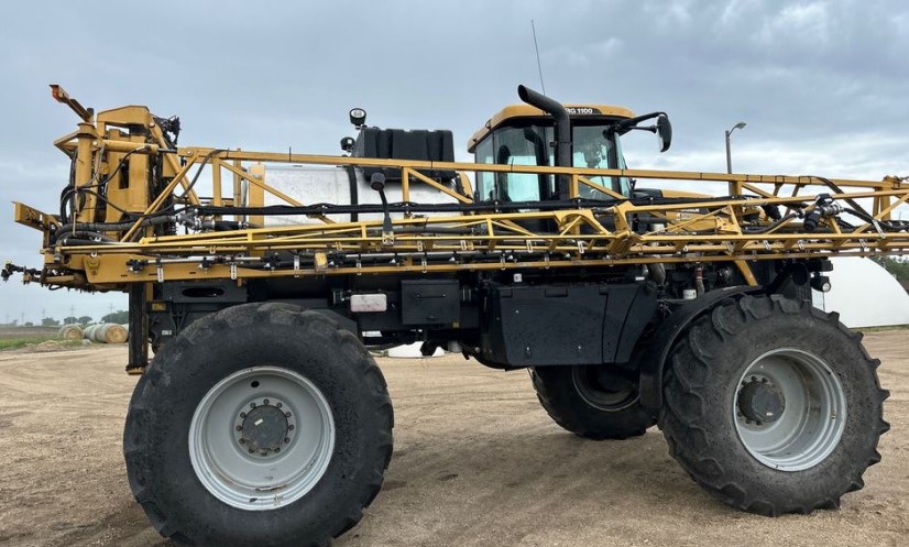 2014 Rogator RG1100 T120 Sprayer - Image 6