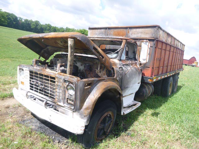1970 GMC 6500 Grain Truck - Image 3