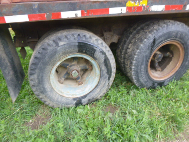 1970 GMC 6500 Grain Truck - Image 8